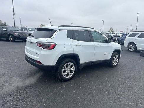 Used 2024 Jeep Compass Latitude image 5