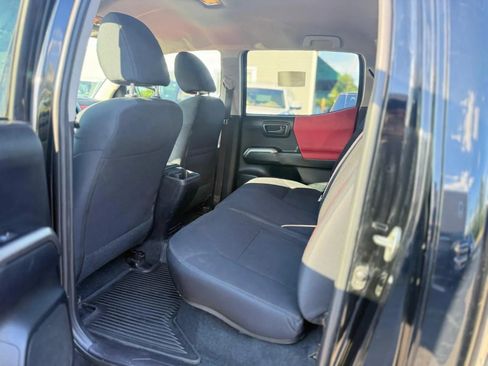 Used 2017 Toyota Tacoma SR5 w/ Tow Package AWD/4WD image 24