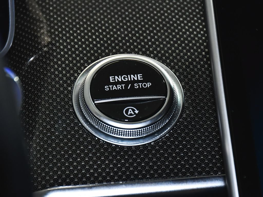 Used 2022 Mercedes-Benz S 500 4MATIC w/ AMG Line Package image 40