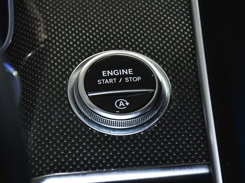Used 2022 Mercedes-Benz S 500 4MATIC w/ AMG Line Package image 40