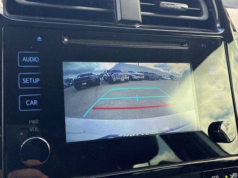 Used 2019 Toyota Prius LE FWD image 6