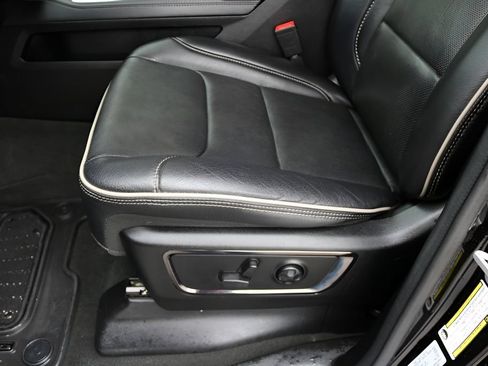 Used 2024 RAM 1500 Limited AWD/4WD image 17