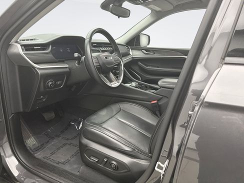 Used 2022 Jeep Grand Cherokee Limited AWD/4WD image 10