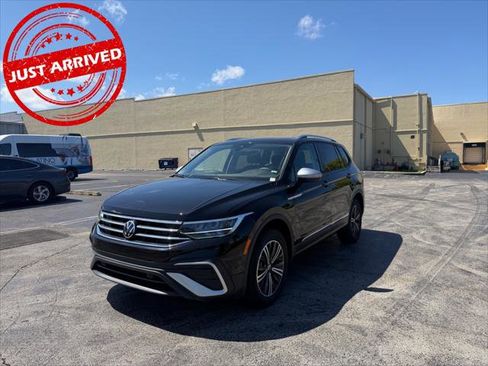 Used 2024 Volkswagen Tiguan Wolfsburg Edition FWD image 1