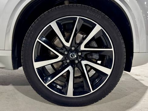 Used 2022 Volvo XC90 T6 Momentum w/ Advanced Package image 37