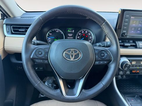 Used 2022 Toyota RAV4 XLE w/ Convenience Package AWD/4WD image 23