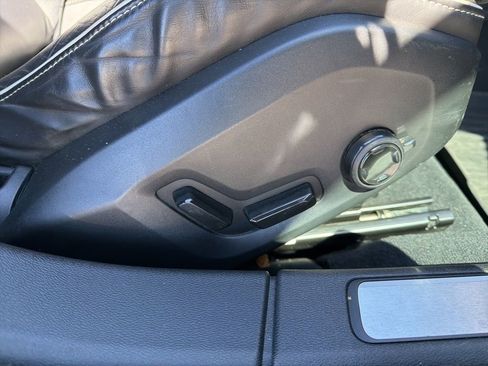 Used 2019 Volvo S60 T6 R-Design image 36