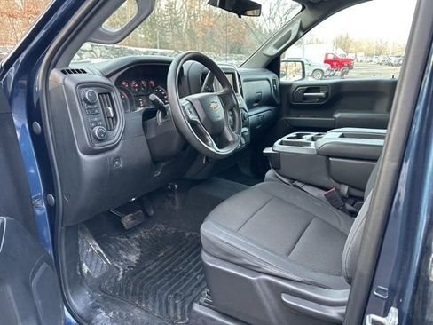 Used 2020 Chevrolet Silverado 1500 Custom w/ Custom Value Package image 9