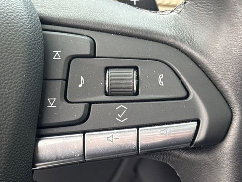 Used 2024 Cadillac XT4 Luxury w/ Cold Weather Package image 36