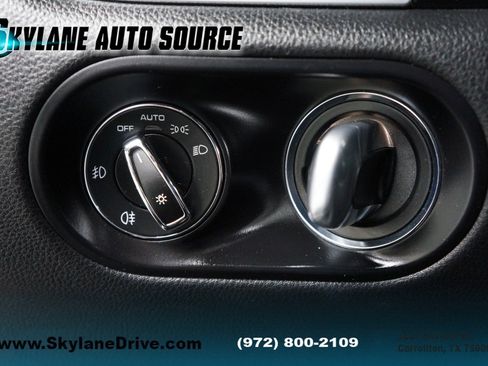 Used 2018 Porsche Macan Sport Edition image 23