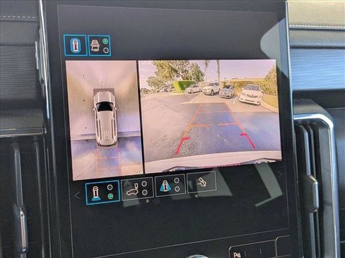 Used 2024 GMC Acadia Elevation image 13