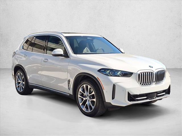 Certified 2026 BMW X5 xDrive40i w/ Premium Package AWD/4WD image 3
