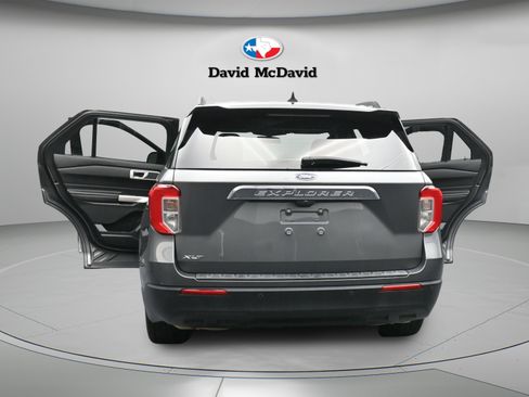 Used 2023 Ford Explorer XLT image 46