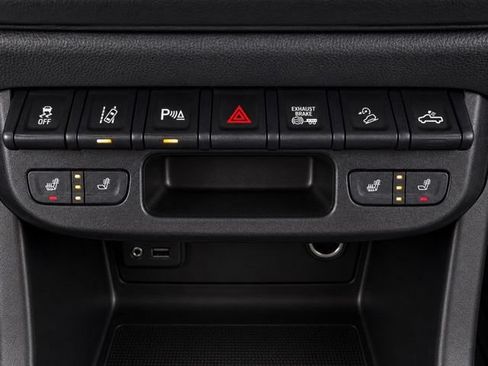 Used 2021 Chevrolet Colorado Z71 w/ Safety Package AWD/4WD image 21