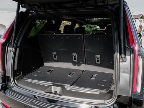 Used 2021 Cadillac Escalade Sport Platinum image 46