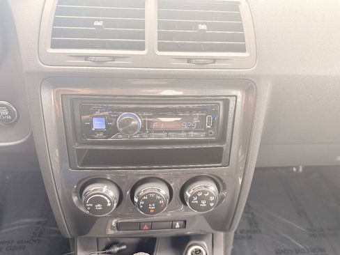 Used 2014 Dodge Challenger SXT RWD image 24