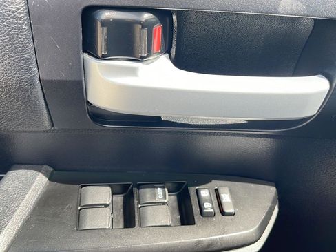 Used 2016 Toyota Tundra SR5 AWD/4WD image 24