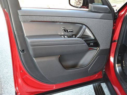 Used 2024 Land Rover Range Rover Sport Dynamic SE image 10