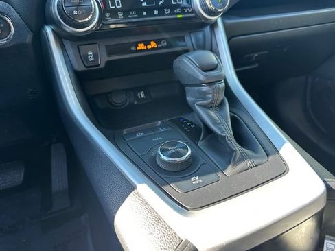 Certified 2025 Toyota RAV4 XLE AWD/4WD image 31