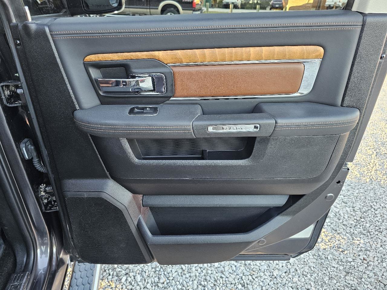 Used 2015 RAM 1500 Laramie Longhorn w/ Convenience Group AWD/4WD image 30