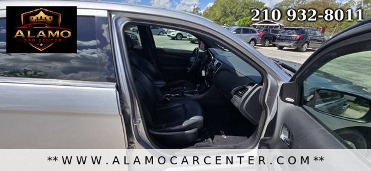 Used 2013 Chrysler 200 Limited FWD image 14