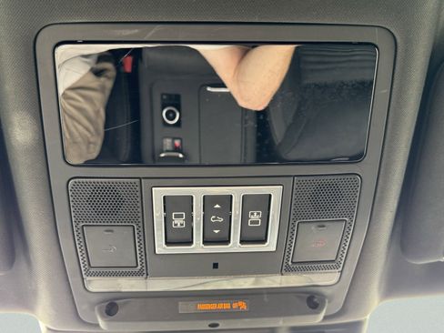 Used 2023 Land Rover Discovery S R-Dynamic image 63