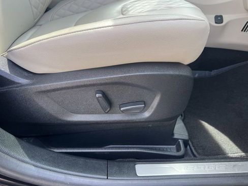 Used 2024 Ford Edge Titanium AWD/4WD image 12