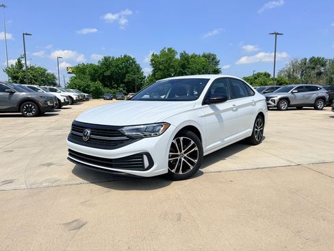 Used 2024 Volkswagen Jetta Sport FWD image 23