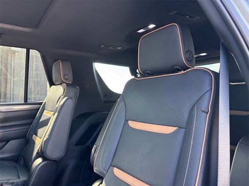 Used 2022 GMC Yukon AT4 image 30