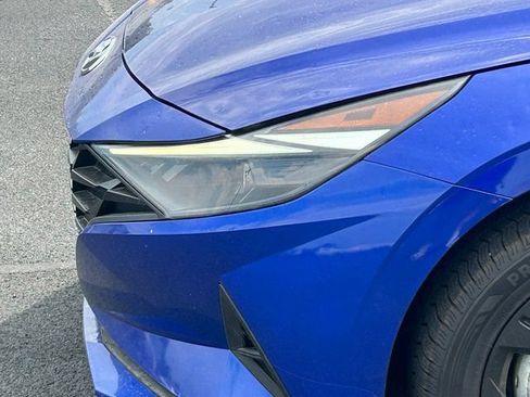 Used 2023 Hyundai Elantra SEL w/ Preferred Accessory Package FWD image 10