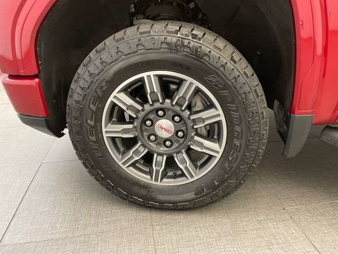Used 2024 GMC Sierra 1500 AT4 w/ Technology Package AWD/4WD image 6