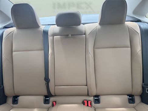 Used 2019 Volkswagen Jetta SE w/ Cold Weather Package FWD image 11