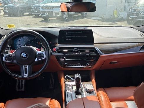 Used 2018 BMW M5 image 7