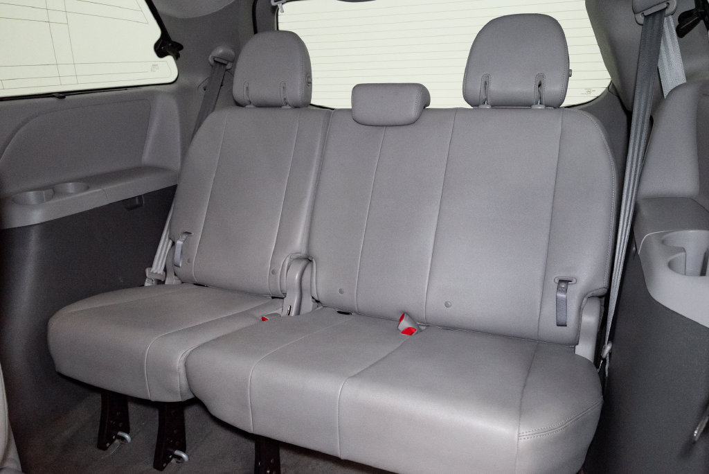 Used 2018 Toyota Sienna XLE Premium FWD image 22