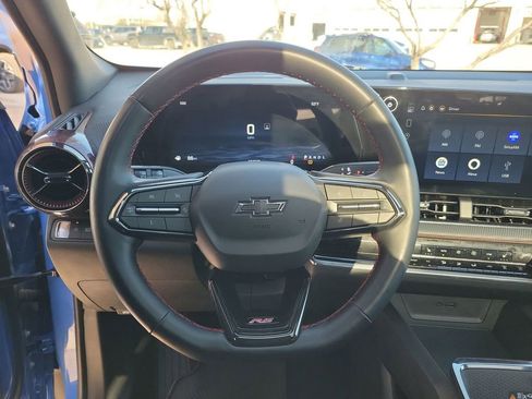 Used 2025 Chevrolet Equinox RS w/ Safety and Technology Package FWD image 14