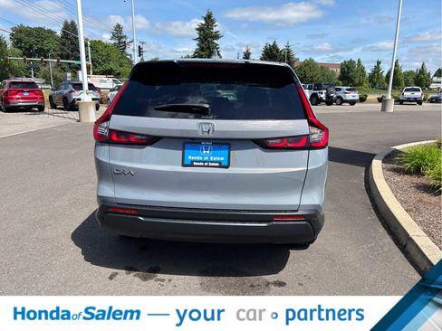 Used 2025 Honda CR-V EX image 2