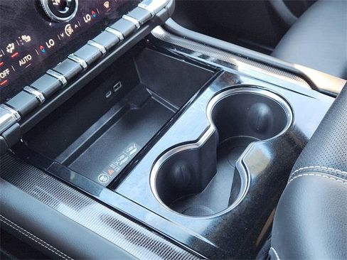 Used 2025 GMC Yukon Elevation image 15