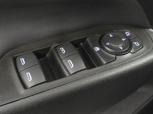 Used 2023 Chevrolet Equinox LT image 22