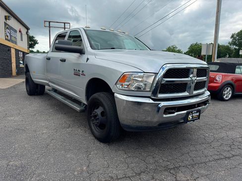 Used 2018 RAM 3500 Tradesman w/ Chrome Appearance Group AWD/4WD image 7