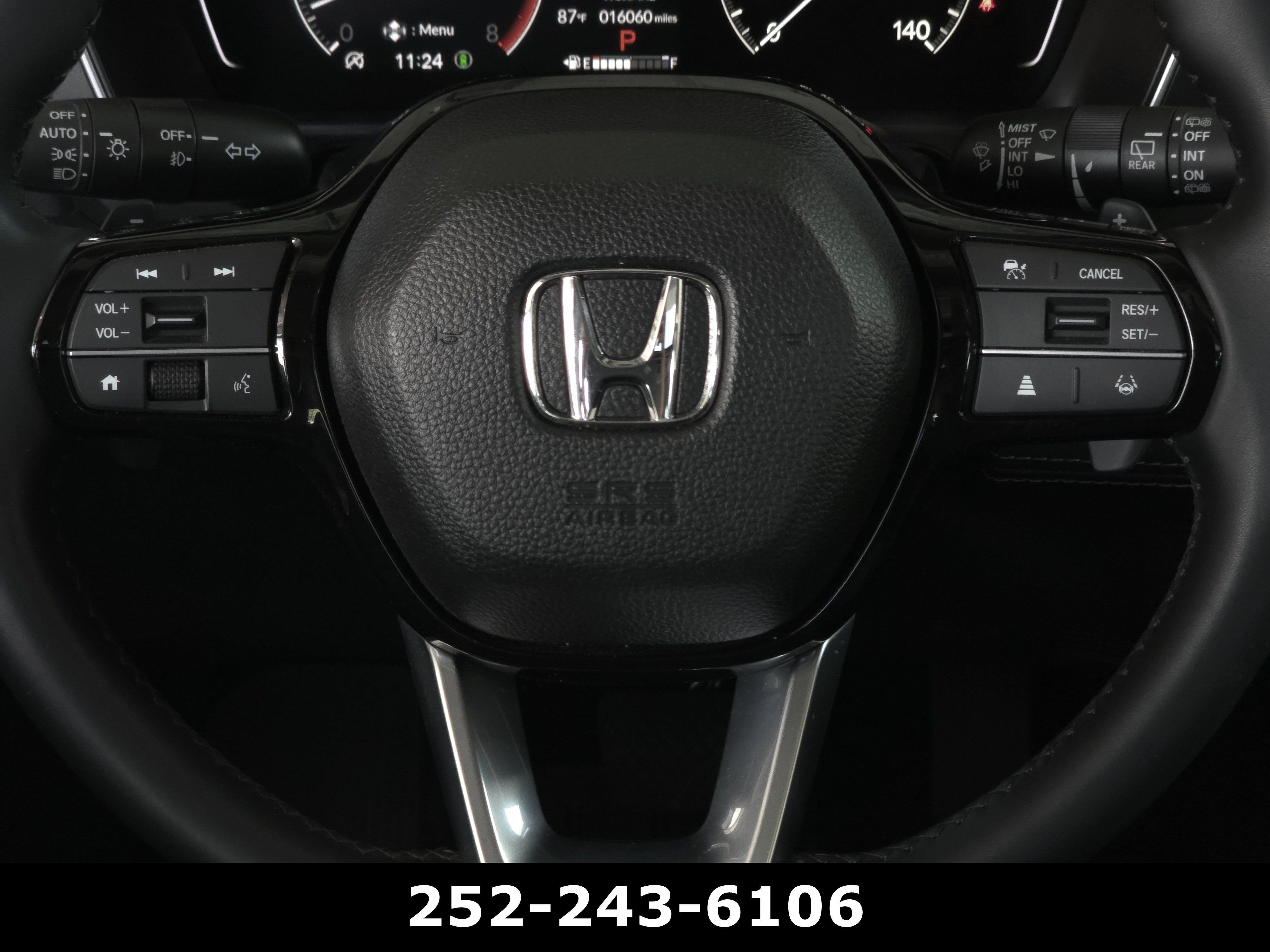 Used 2025 Honda Pilot Touring image 23