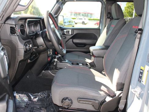 Used 2024 Jeep Wrangler Unlimited Rubicon AWD/4WD image 11