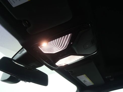 New 2026 BMW 330i Sedan w/ M Sport Package image 19