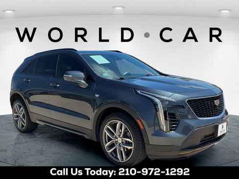 Used 2020 Cadillac XT4 Sport FWD image 1