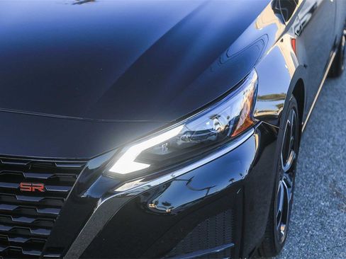 Used 2024 Nissan Altima 2.5 SR image 4