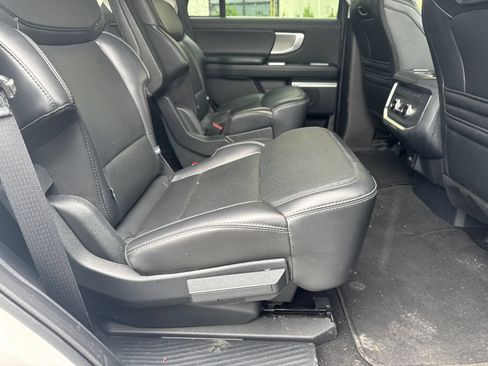Used 2025 Ford Expedition Platinum AWD/4WD image 15