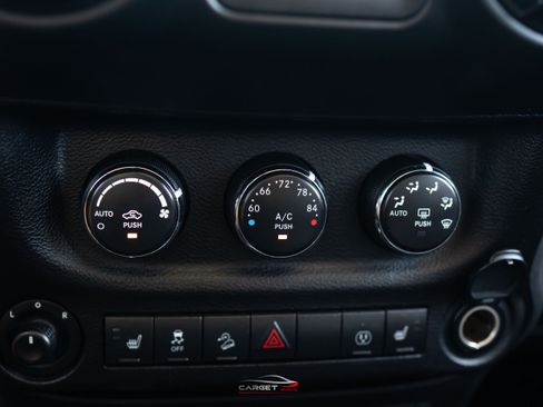 Used 2017 Jeep Wrangler Unlimited Rubicon AWD/4WD image 29