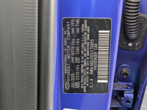 New 2025 Hyundai Elantra Limited image 25