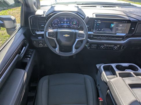 Used 2025 Chevrolet Silverado 2500 LT image 16