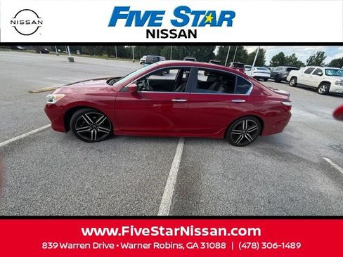 Used 2017 Honda Accord Sport image 19