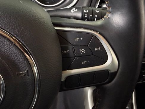 Used 2018 Jeep Compass Latitude w/ Popular Equipment Group AWD/4WD image 19